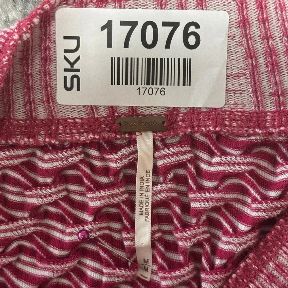 Free People Cropped Knit Top Womens M Red Excellent Honeycomb Long Sleeve Crew